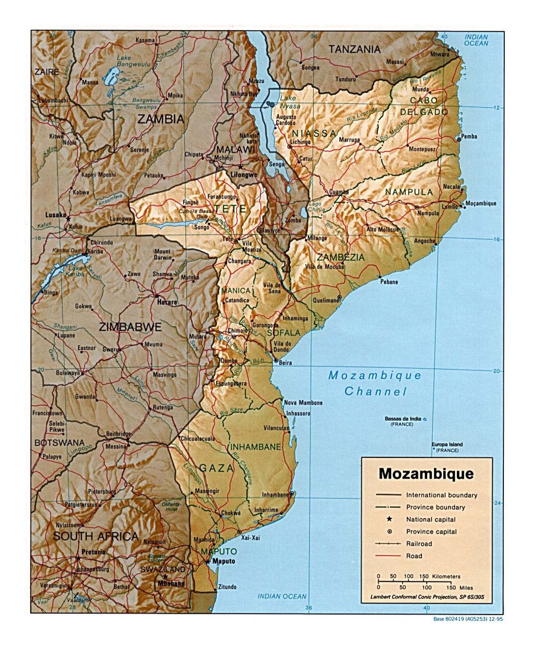 Detailed political and administrative map of Mozambique with relief, roads, railroads and major cities - 1995