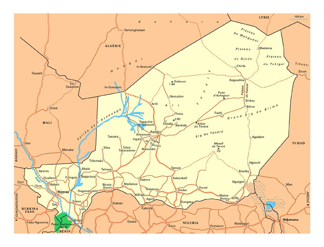 Detailed road map of Niger with cities