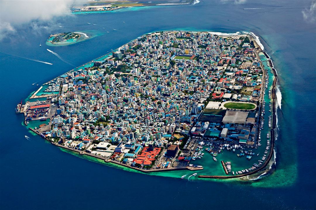 Large panoramic photo of Male city