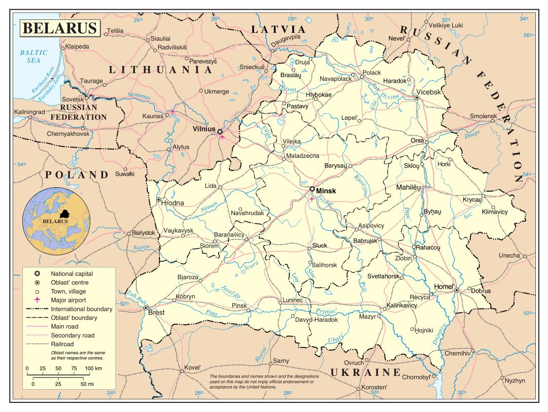 Large detailed political and administrative map of Belarus with roads, major cities and airports