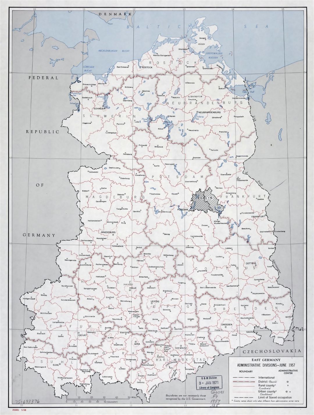 Large administrative divisions map of East Germany - 1958