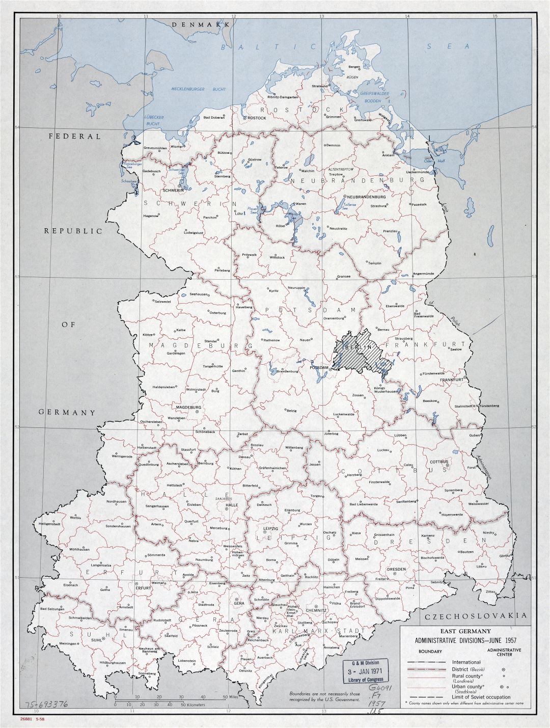 Large scale East Germany administrative divisions map - 1958