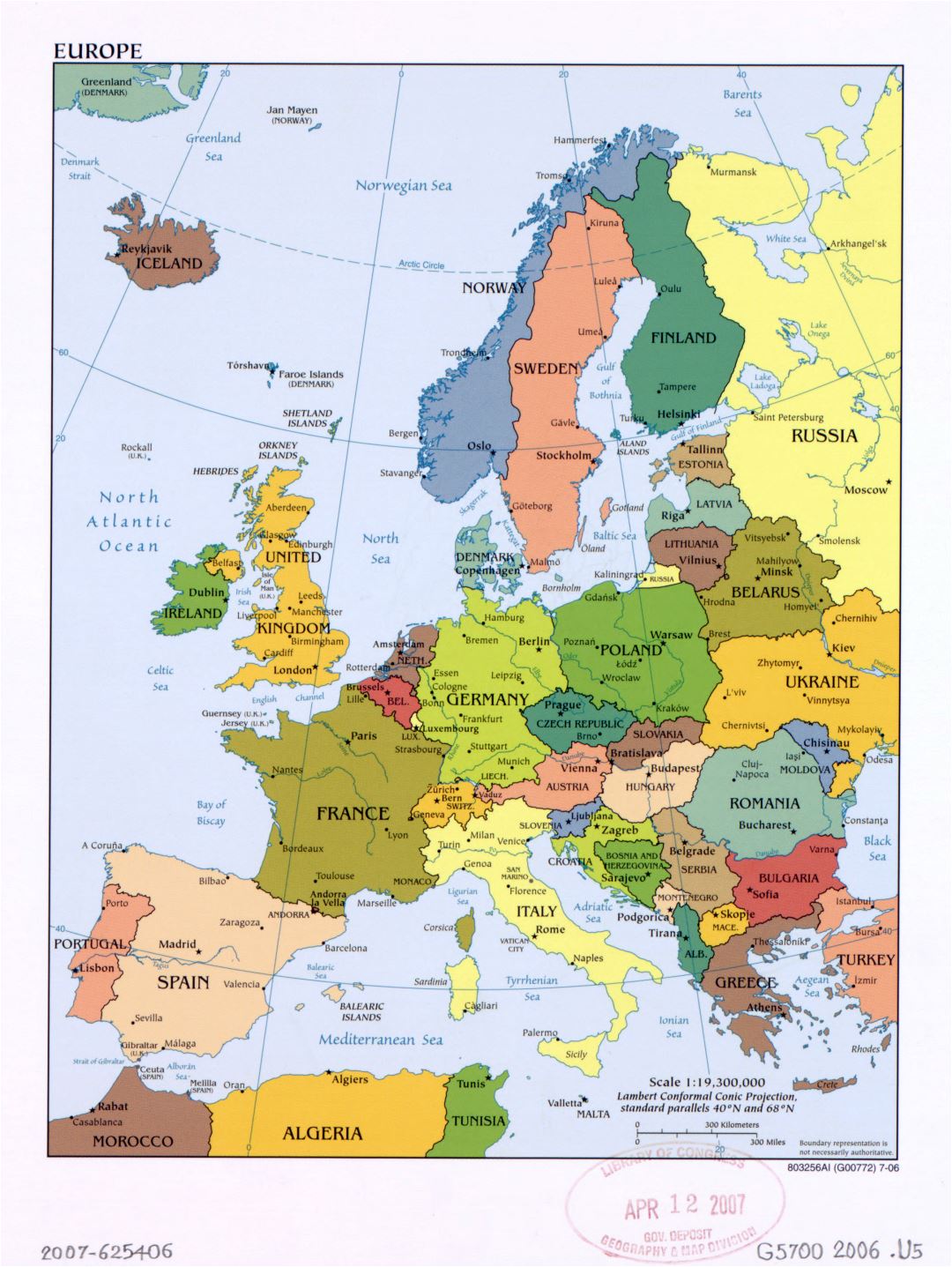 Large political map of Europe with the marks of capital cities and major cities - 2006