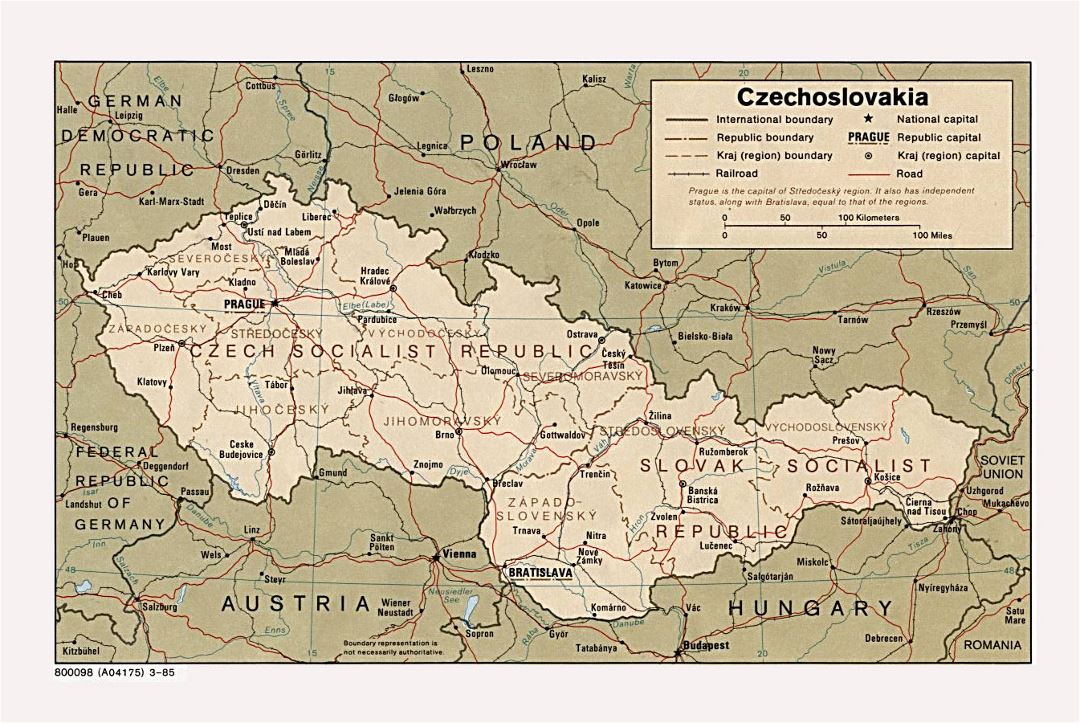 Detailed political and administrative map of Czechoslovakia with roads, railroads and major cities - 1985