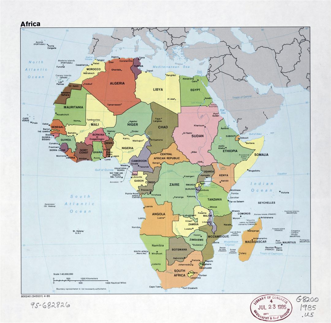 Large detail political map of Africa with the marks of capital cities, large cities and names of states - 1985