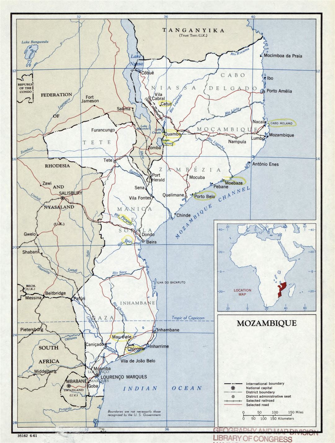 Large detailed political and administrative map of Mozambique with roads, railroads and major cities - 1961