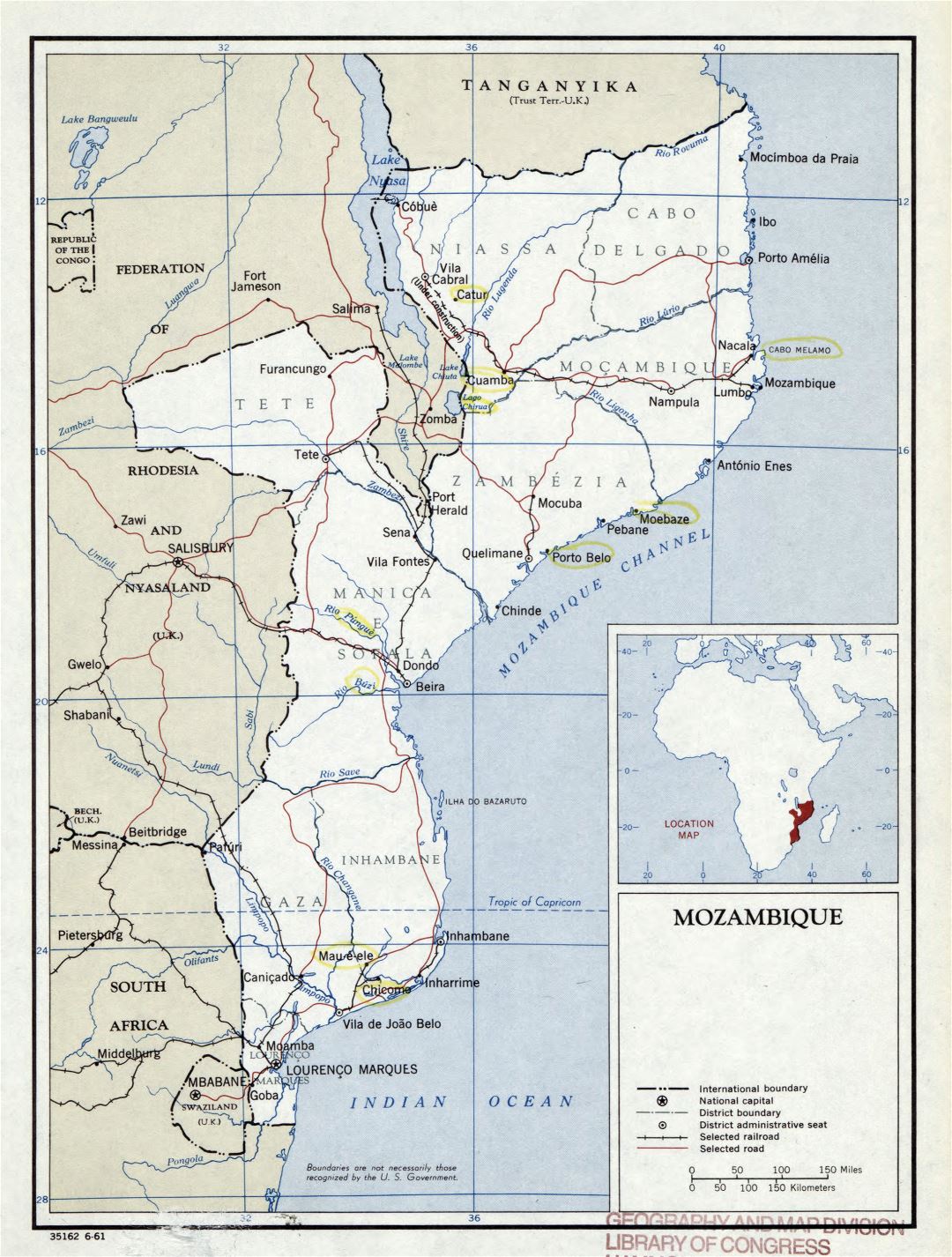 Large detailed political and administrative map of Mozambique with roads, railroads and major cities - 1961