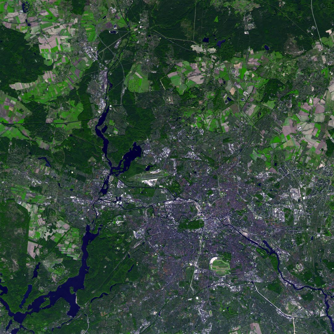 Large detailed satellite image of Berlin - 2005