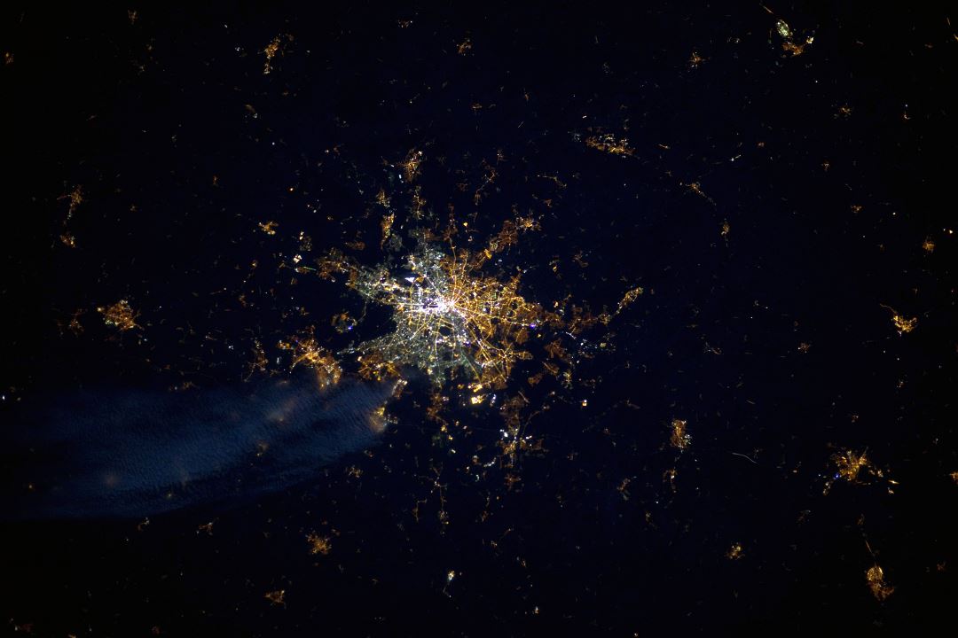 Large detailed satellite image of Berlin and surrounding areas at night