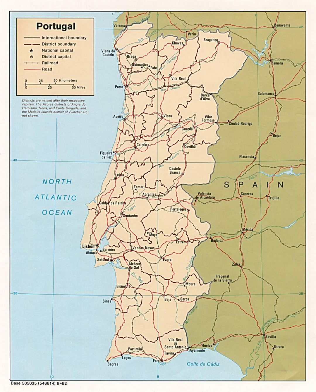 Detailed political and administrative map of Portugal with roads and major cities - 1982