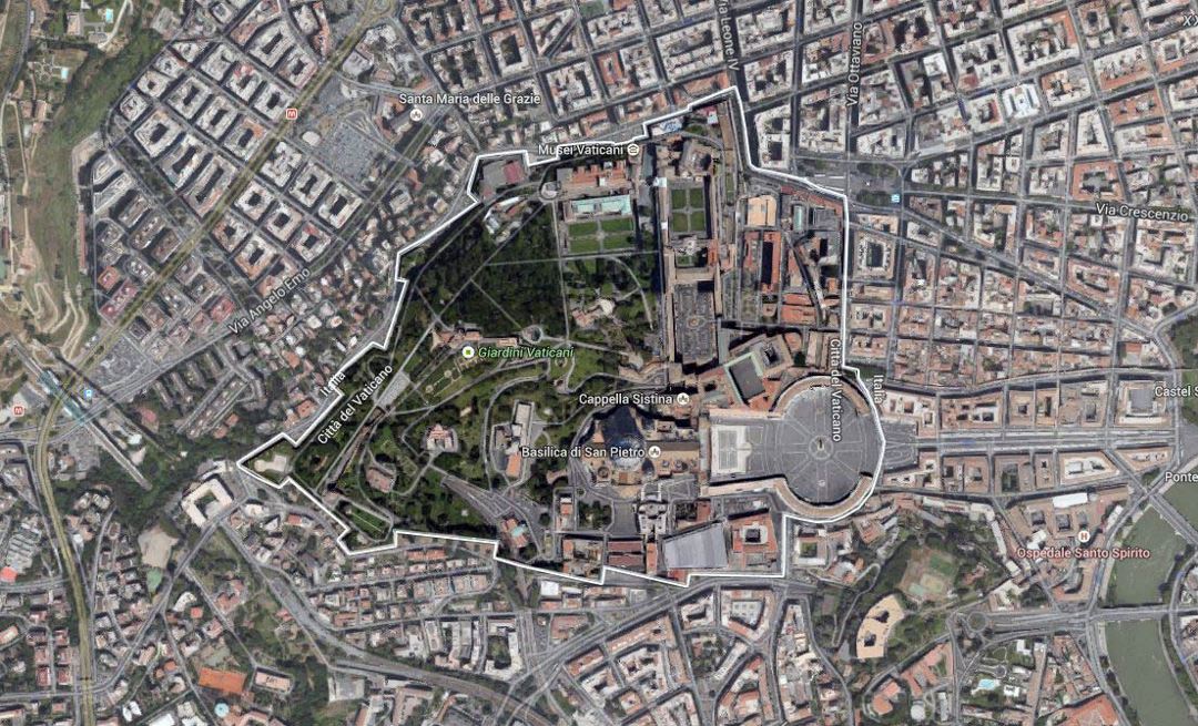 Detailed satellite image of Vatican city and its surroundings